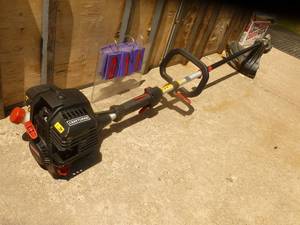 Craftsman 4 cycle weed trimmer. Nearly new. Tested & works. As shown.
