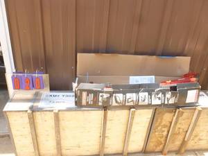 Craftsman 110 volt weed trimmer. Appears new in box. As shown.