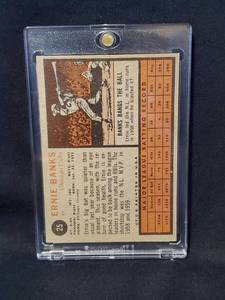 1962 Topps Baseball Ernie Banks Card #25
