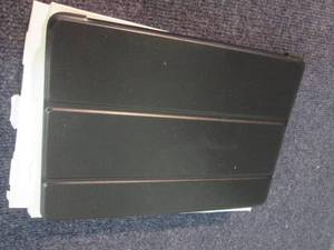 lot 12 image: 3 iPad (2017) Cases Z2...