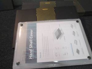 lot 58 image: 2 MacBook Hard Shell Covers Z2...