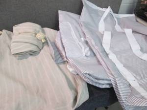 lot 74 image: 4  Laundry BagsTotes Z3...
