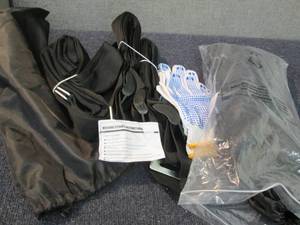 lot 84 image: 2 Sets of Movings Straps & Gloves i...