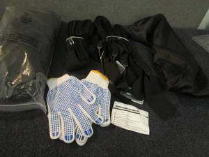 lot 111 image: 2 Sets of Movings Straps & Gloves i...