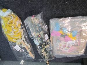 lot 158 image: 2 Macrame Photo Displays, Easter Ba...