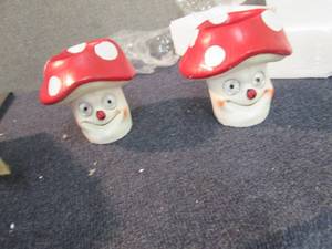 lot 171 image: 2 Solar Accent Planters...