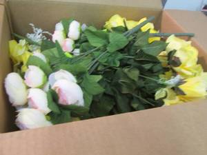 lot 200 image: Box of Artificial Flowers...