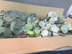 lot 214 image: Box of Artificial Flowers...