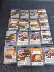 lot 225 image: 16 pks  Scented Wax Melts...