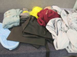lot 248 image: Curtains, Pillow cases, Yarn, Sheet...