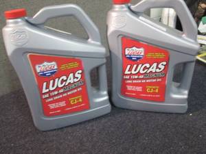 lot 253 image: 2- Gallons Lucas SAE 15W-40 Magnum ...