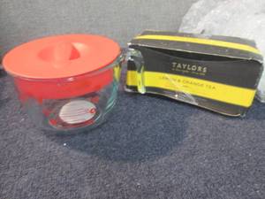 lot 269 image: 8 Cup Mixing cup with Lid, Smeared ...