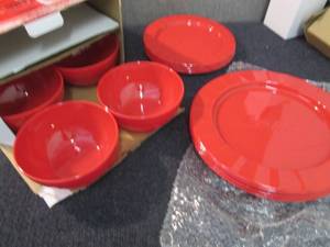 lot 296 image: CocaCola 12 pc Melamine Dinnerware ...