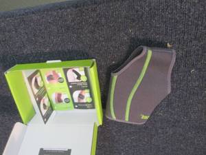 lot 307 image: Senteq Ankle Brace open box Retail ...