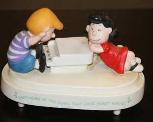 Hallmark Peanuts Musical Figurine a Joyful Song 24500