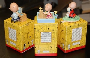 Hallmark Peanuts Figurine Numbered Lot  3 Figures