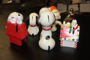 Snoopy Coin Bank Lot  7 Banks