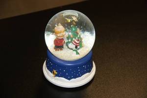 50th Anniversary Peanuts Musical Snow Globe