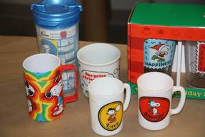 Peanuts Glassware and Mug Lot  14 Items