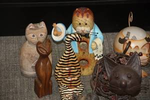 Metal and Wood Cat Statue Reseller Lot  18 Statues