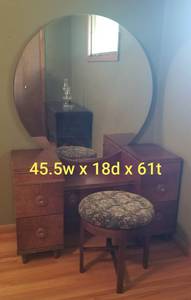 lot 123 image: Art Deco Moon Mirror Vanity Dresser and Swivel Bench