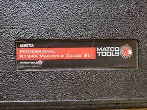 lot 9 image: Professional R134A Manifold Gauge Set by Matco Tools