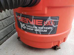lot 26 image: 16 Gallon Shop Vacuum by Genie Jet Vac