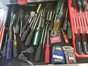 lot 88 image: Large Collection of Screwdrivers
