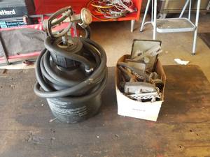 lot 90 image: Napa Master Cylinder Bench Bleeder Kit