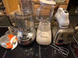 Lot of Small Kitchen Appliances