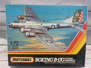 lot 10 image: Vintage Matchbox Boeing B-17G Flying Fortress Model 172