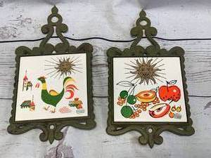 lot 36 image: Vintage Enesco Trippy Sun Japanese Trivets