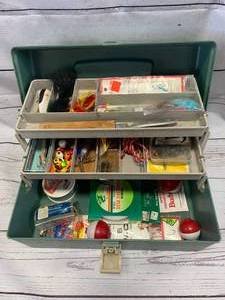 lot 42 image: Vintage Plano Model 5000 Tackle Box w Tackle