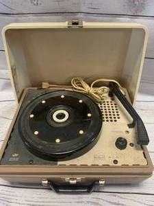 lot 54 image: Antique RCA Victor Record Player
