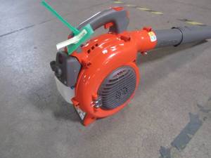 lot 11 image: Husqvarna 125BVX 28-cc 2-Cycle 170-MPH Handheld Gas Leaf Blower 952711902