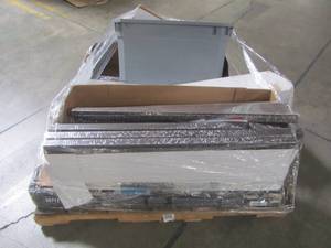 lot 225 image: WHOLESALE MIXED PALLET OF BALUSTERS AND DECKING SUPPLIES