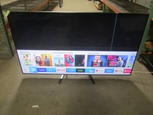 lot 51 image: Samsung 70 4K UHD Smart LED TV UN70NU6900