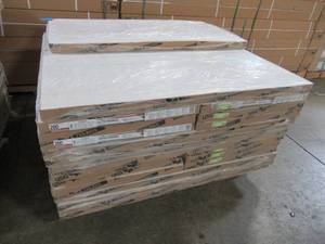lot 178 image: WHOLESALE MIXED PALLET OF MISCELLANEOUS USG 24 X 48 CEILING TILES