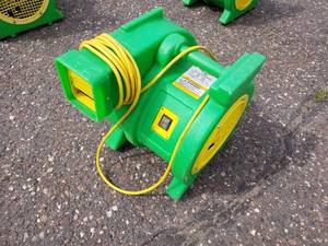 lot 74 image: B-Air Kodiak 1 HP Bounce House Blower, Green