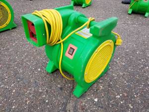 lot 81 image: B-Air Kodiak 1.5 HP Bounce House Blower, Green