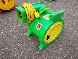 lot 82 image: B-Air Kodiak 1.5 HP Bounce House Blower, Green