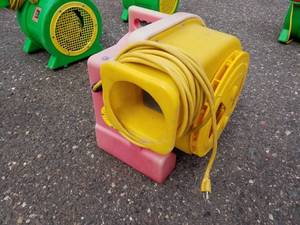 lot 83 image: Tool King Eagle 1.5 HP Bounce House Blower, Red Yellow