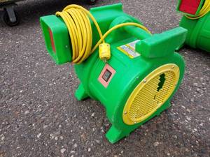 lot 84 image: B-Air Kodiak 1.5 HP Bounce House Blower, Green