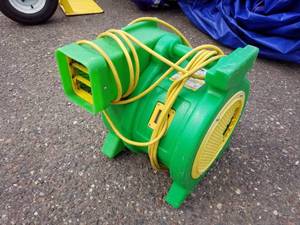 lot 93 image: B-Air Kodiak 1 HP Bounce House Blower, Green