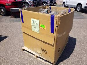 lot 138 image: Lot of (Approximately 26) Cooper Lighting High Pressure Sodium Bulb Luminaire Fitting Cage Lights 400W
