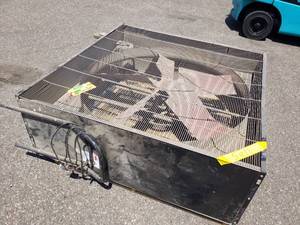 lot 147 image: Industrial Box Floor Fan