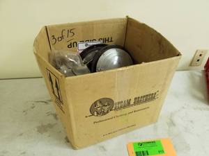 lot 613 image: Headlights