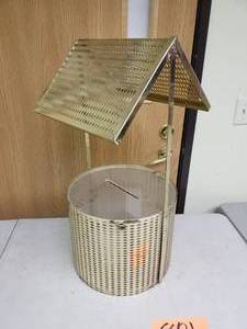 lot 801 image: Metal Wishing Well Coin Bank