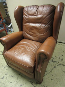 lot 408 image: MARSHALL FIELDS LEATHER RECLINER