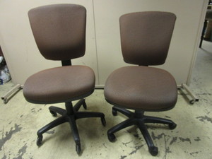 lot 409 image: VIA DESK CHAIRS